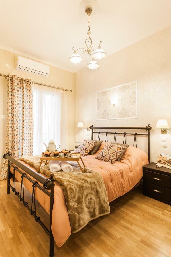 Modern Antique Private Rooms With Shared Bathroom Near To Acropolis Museum And Metro Station Athens Exterior photo