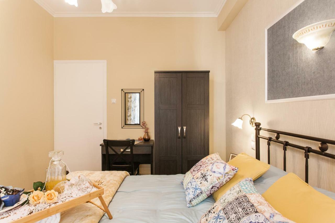 Modern Antique Private Rooms With Shared Bathroom Near To Acropolis Museum And Metro Station Athens Exterior photo