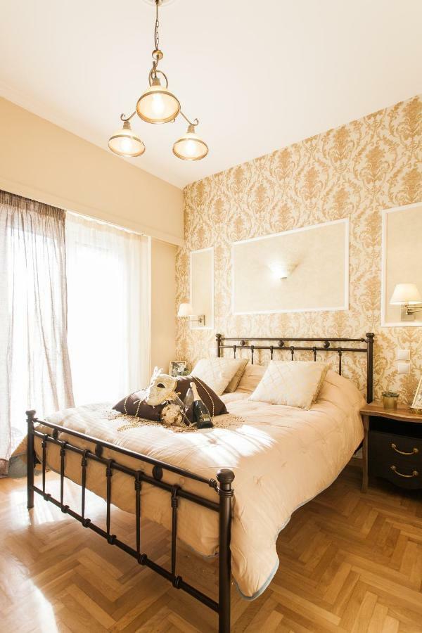 Modern Antique Private Rooms With Shared Bathroom Near To Acropolis Museum And Metro Station Athens Exterior photo