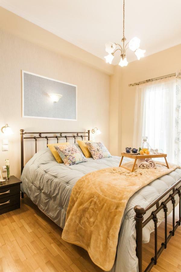 Modern Antique Private Rooms With Shared Bathroom Near To Acropolis Museum And Metro Station Athens Exterior photo