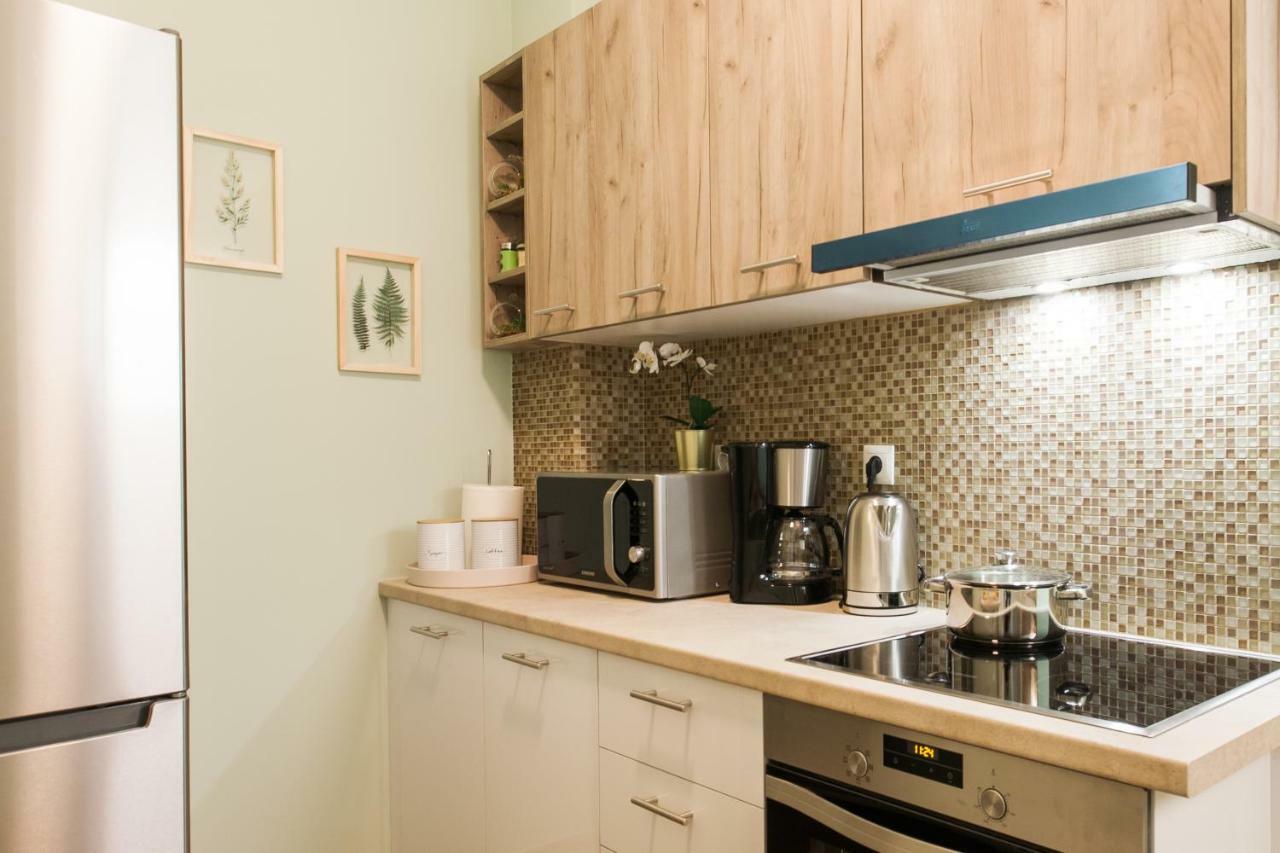 Modern Antique Private Rooms With Shared Bathroom Near To Acropolis Museum And Metro Station Athens Exterior photo
